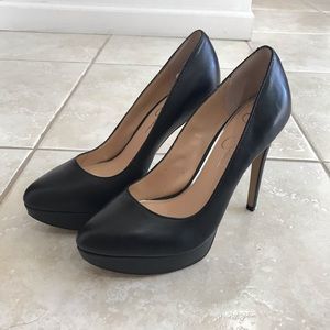 Jessica Simpson Black Platform Pumps